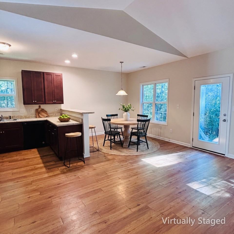 258 Whetstone Dr - Photo 4 of 20