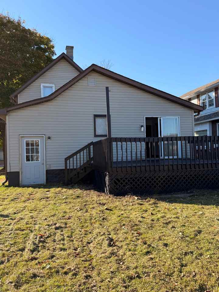 411 Lincoln St - Photo 2 of 13