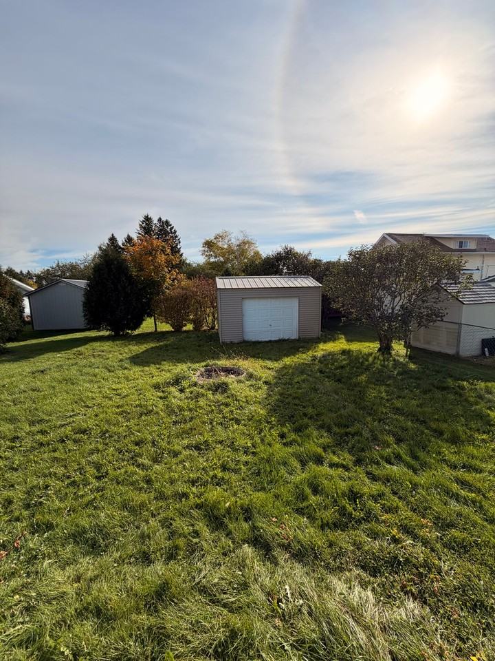 411 Lincoln St - Photo 6 of 13