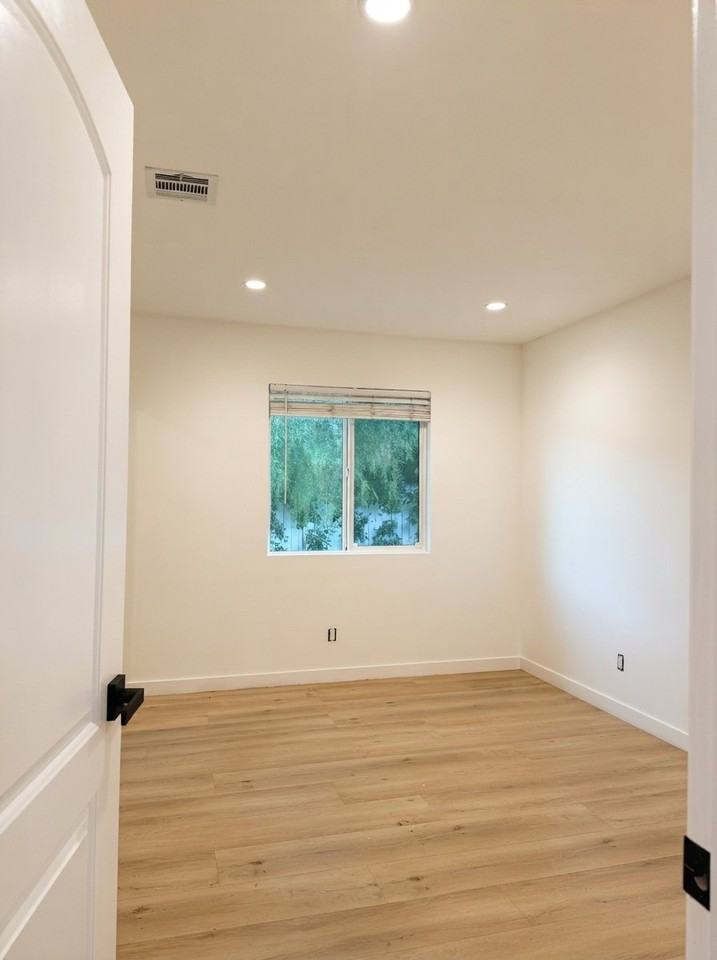 7449 1/2 Variel Ave #0 - Photo 7 of 14