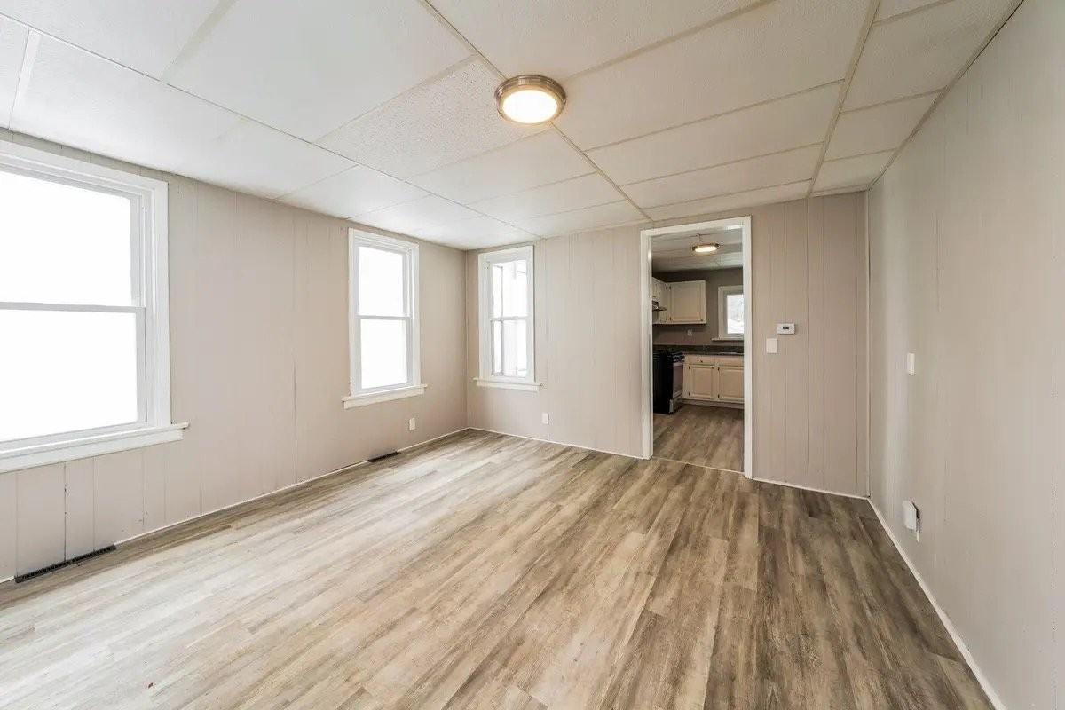 66 Hoff St - Photo 3 of 9