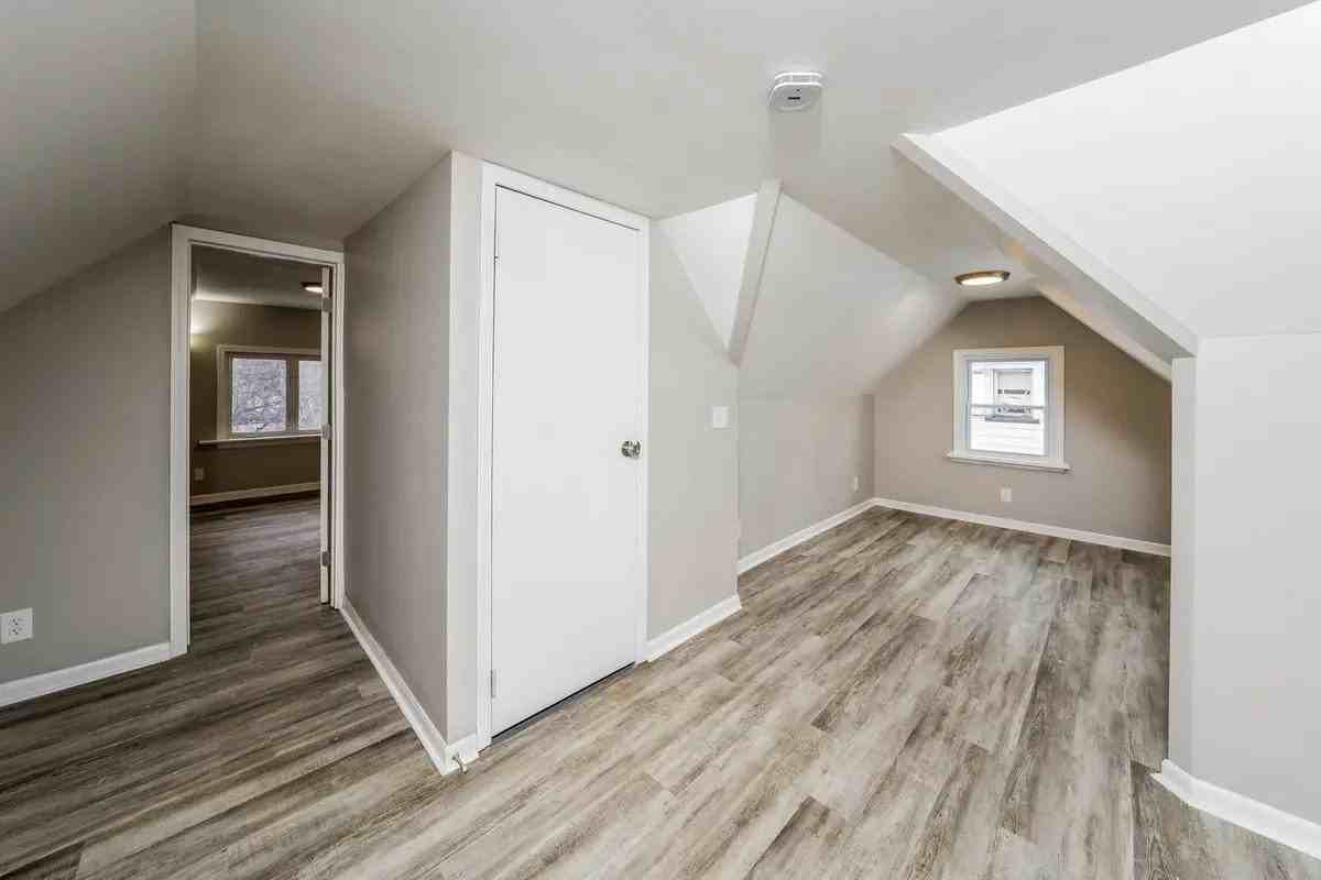 66 Hoff St - Photo 5 of 9