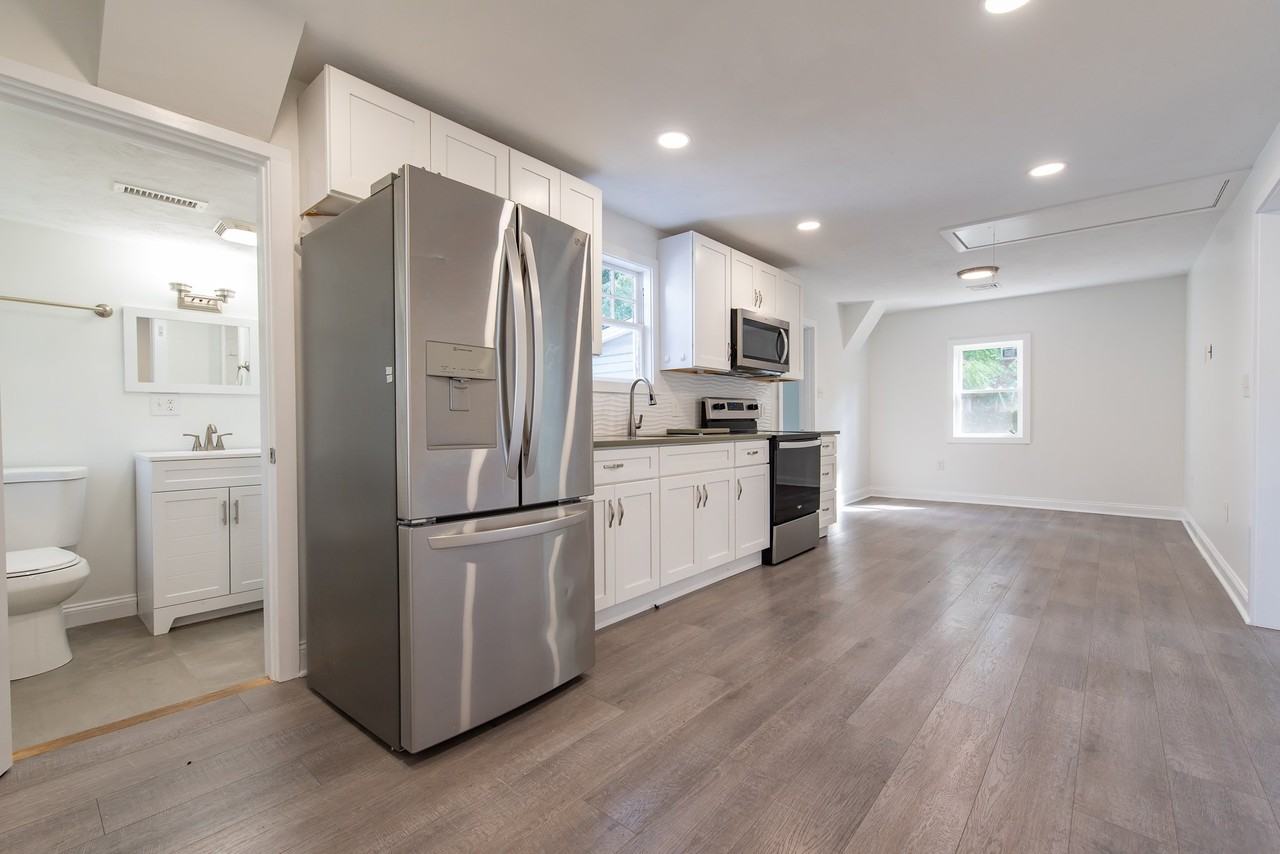22 Lewis St - Photo 2 of 18