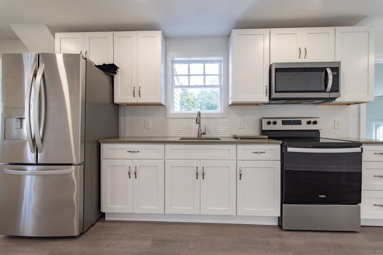 22 Lewis St - Photo 3 of 18