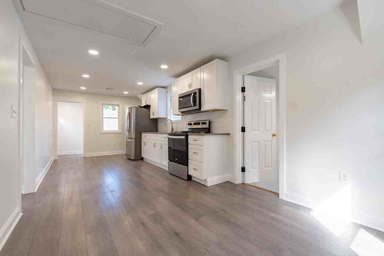 22 Lewis St - Photo 4 of 18