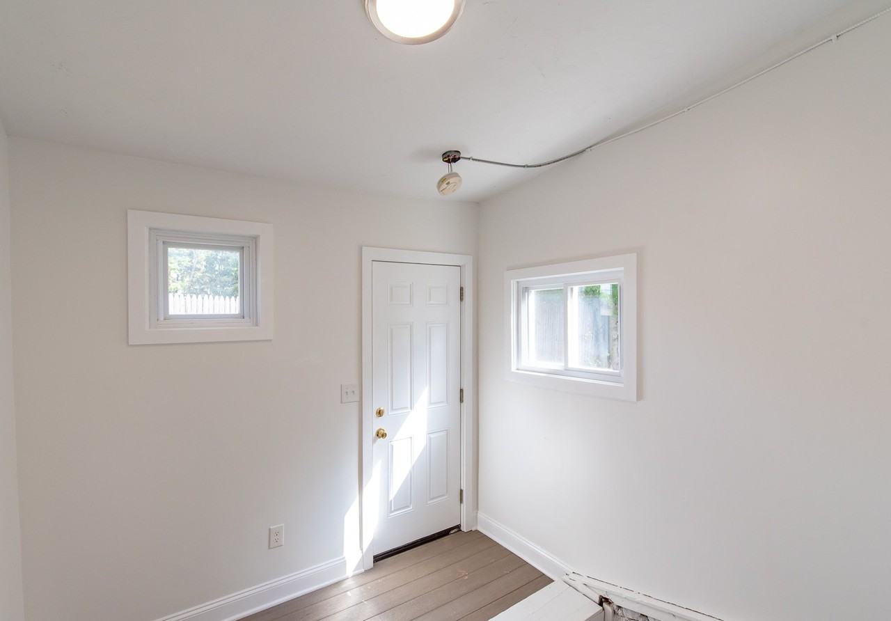 22 Lewis St - Photo 6 of 18