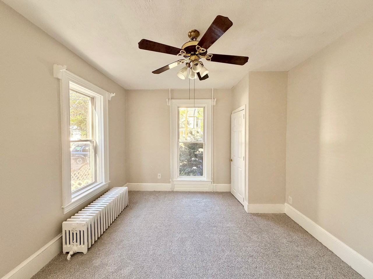 558 Columbia Ave #1 - Photo 5 of 16
