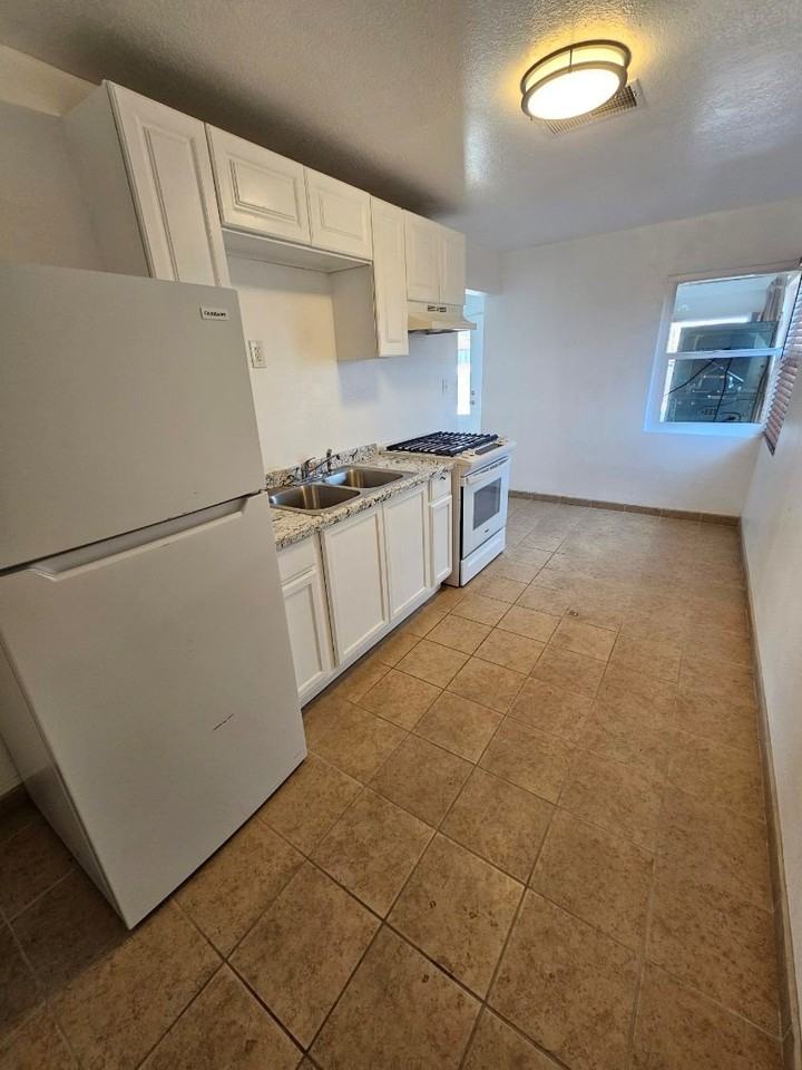 205 Barstow Rd #205 - Photo 5 of 8