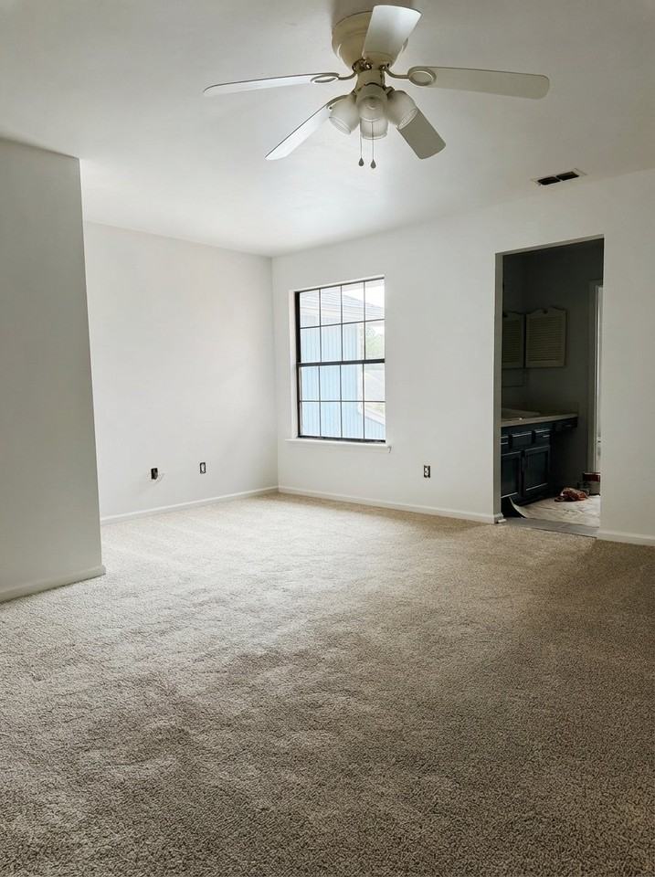 4063 Laurelwood Dr - Photo 4 of 16