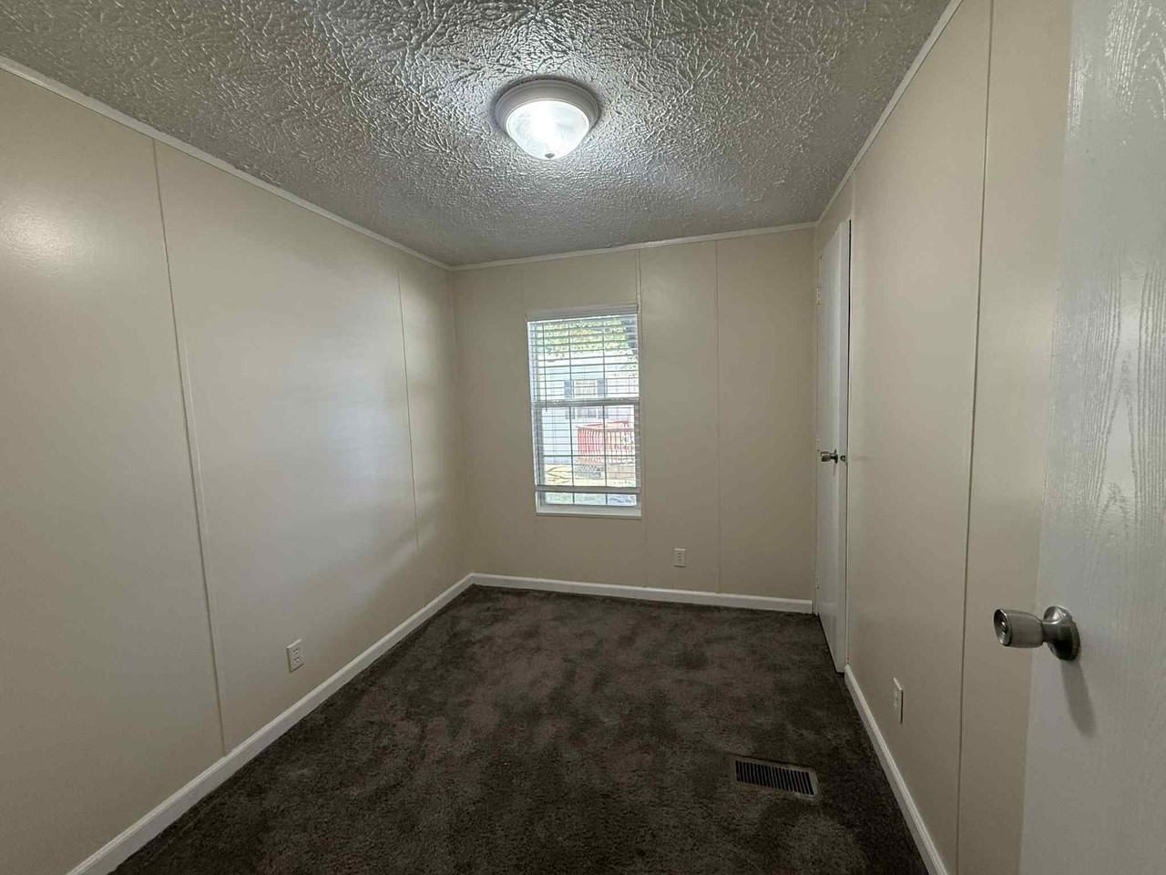 1236 N Oaklane Rd #179 - Photo 6 of 8