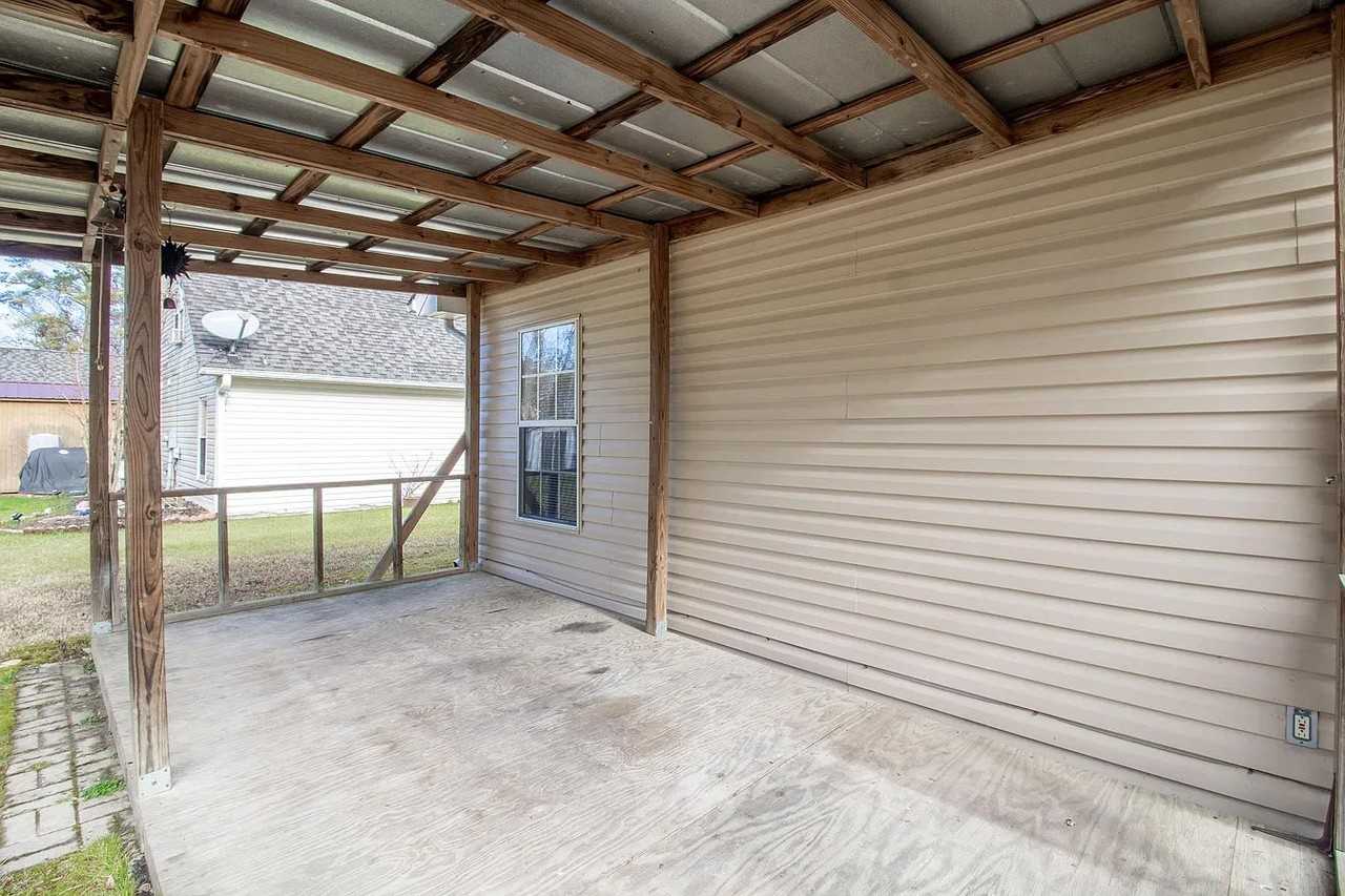 1163 Greens Rd - Photo 3 of 6