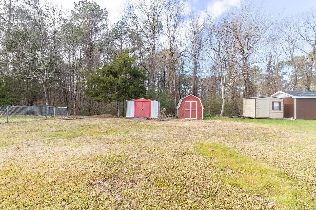 1163 Greens Rd - Photo 4 of 6