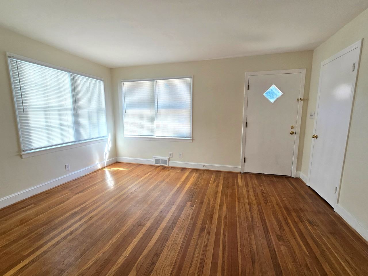 228 North Sunset Drive - Photo 3 of 19
