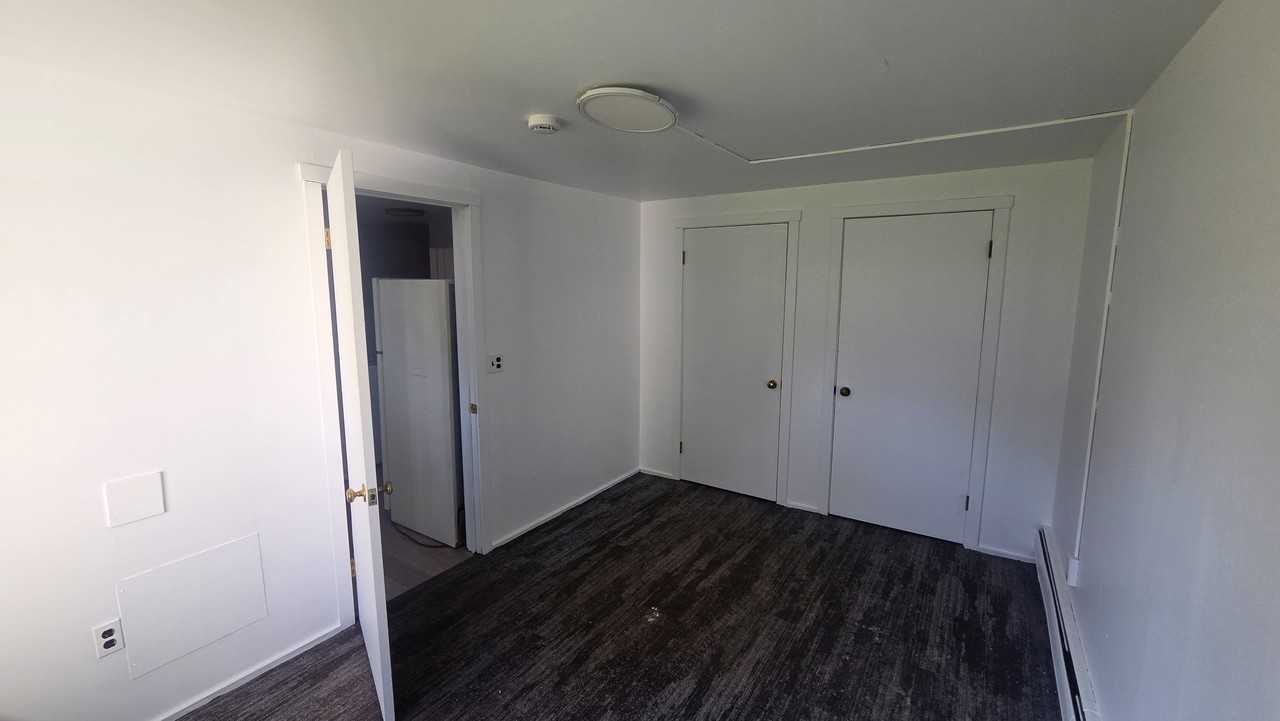 39 Clinton Avenue - Photo 3 of 6
