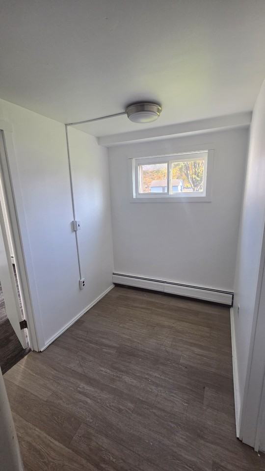 39 Clinton Avenue - Photo 4 of 6