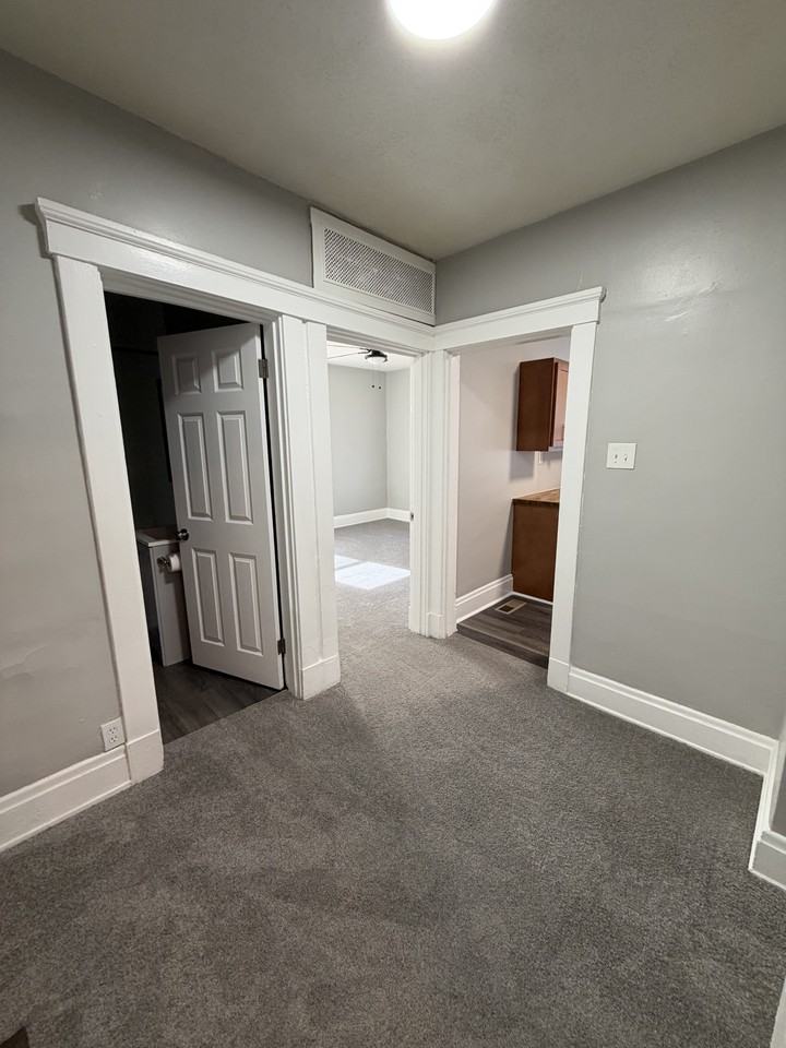 407 W Southern Ave #2 - Photo 2 of 12