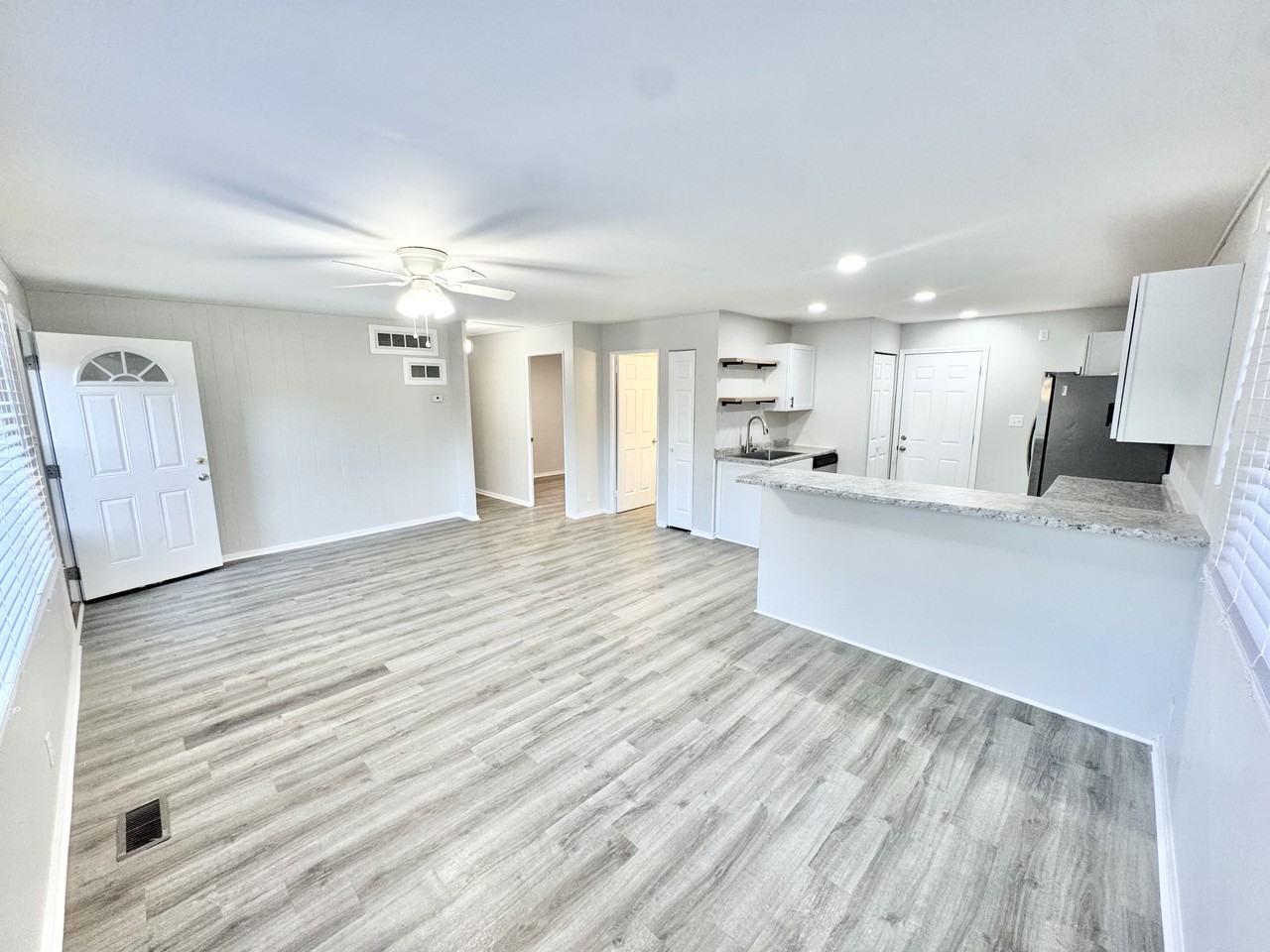 412 Lisbon Dr #1 - Photo 3 of 16