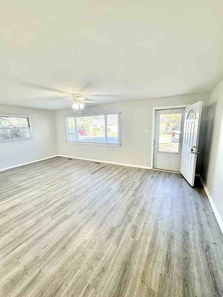 412 Lisbon Dr #1 - Photo 7 of 16