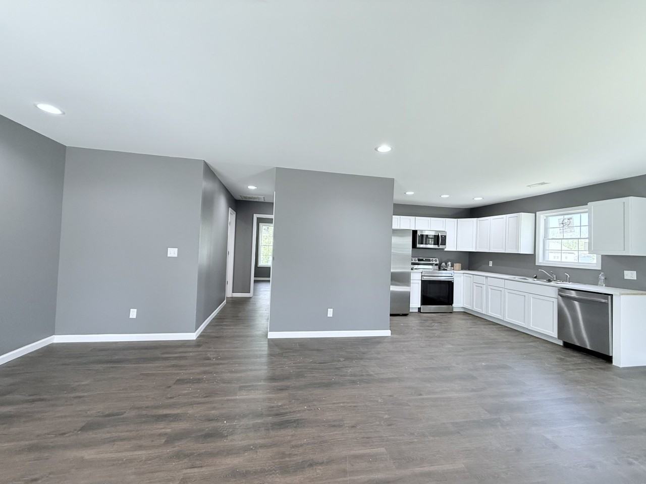 539 E Vine St #1 - Photo 3 of 13