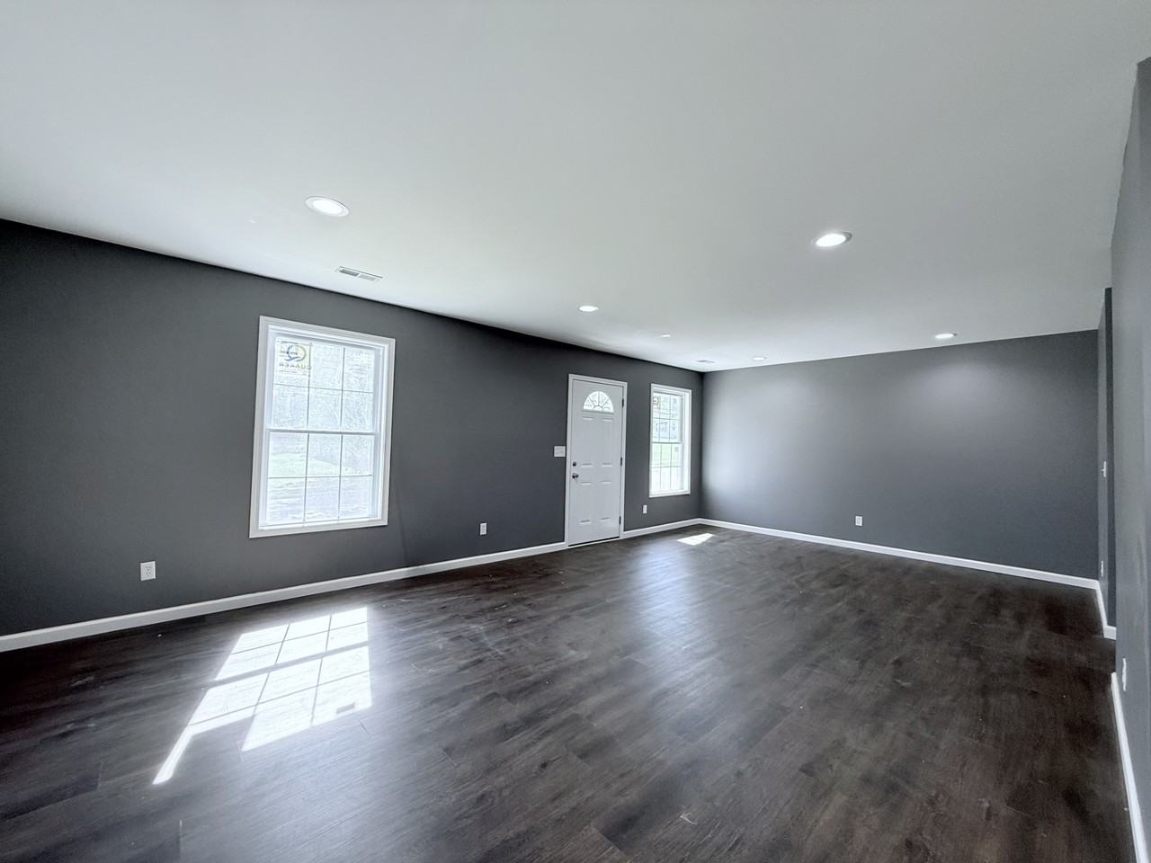 539 E Vine St #1 - Photo 4 of 13