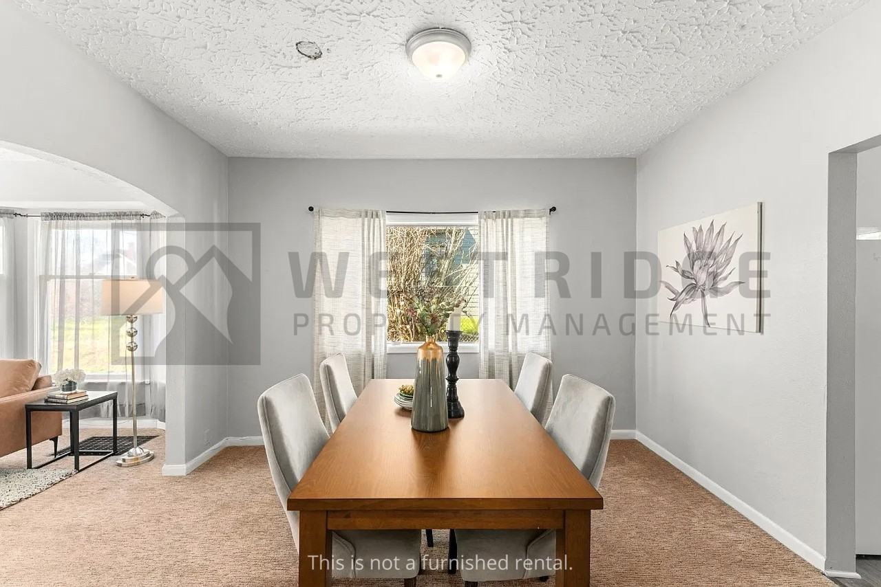 4734 N Kerby Ave #1 - Photo 6 of 10