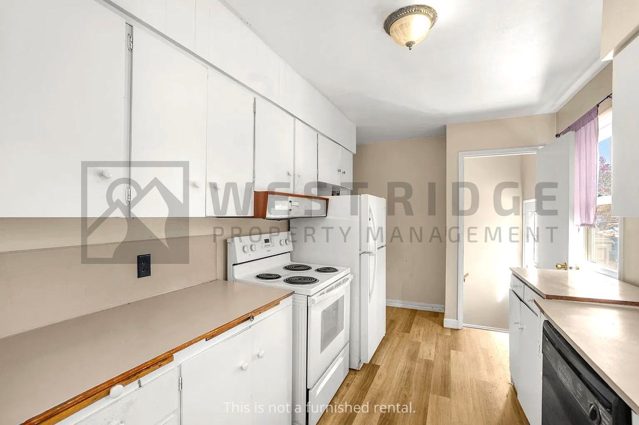 1731 Ne Liberty St #1 - Photo 6 of 9
