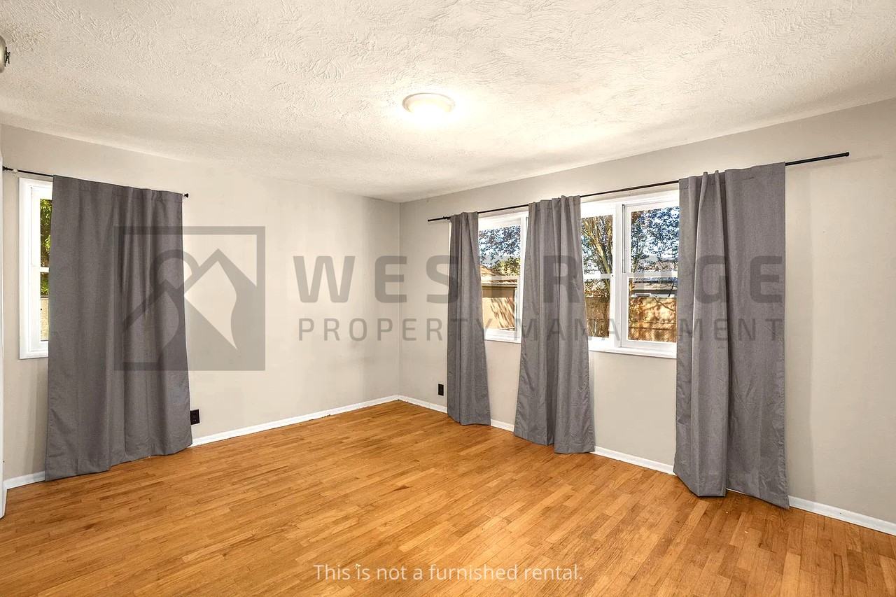 1731 Ne Liberty St #1 - Photo 7 of 9