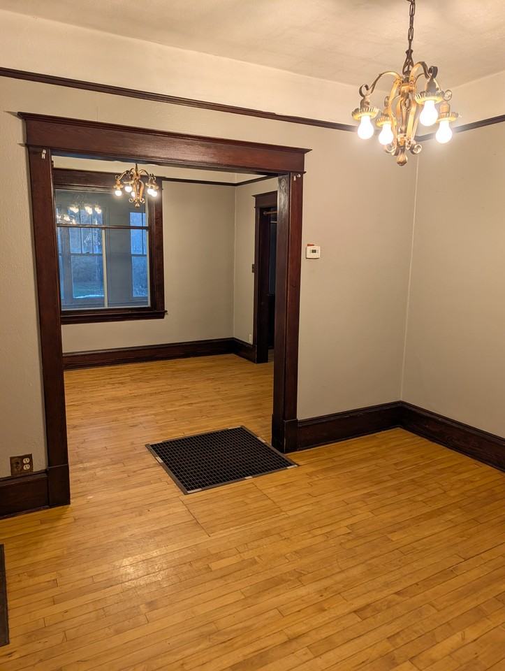 924 N Park St #1 - Photo 2 of 13