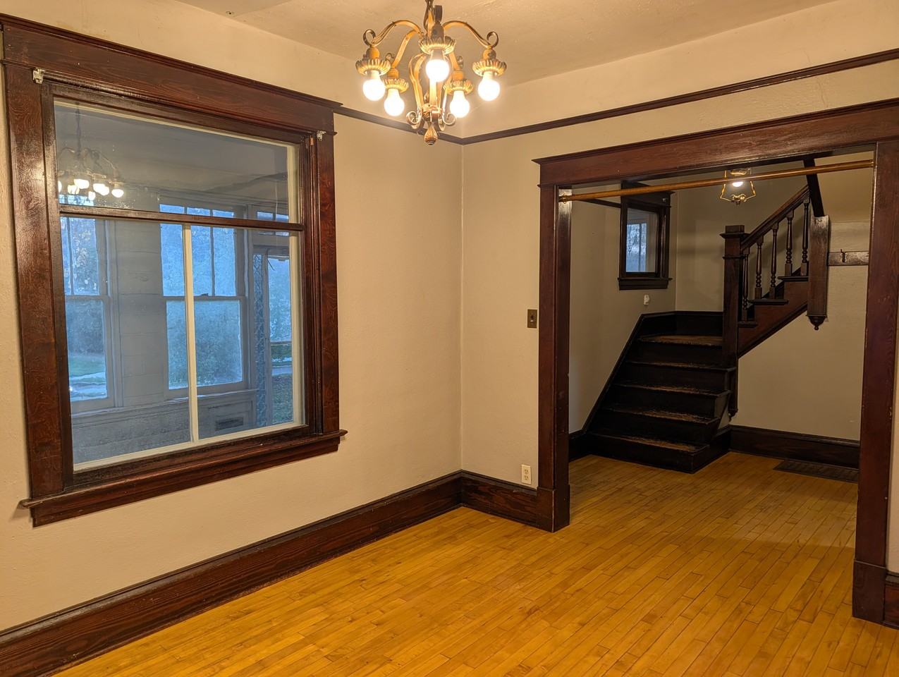 924 N Park St #1 - Photo 3 of 13