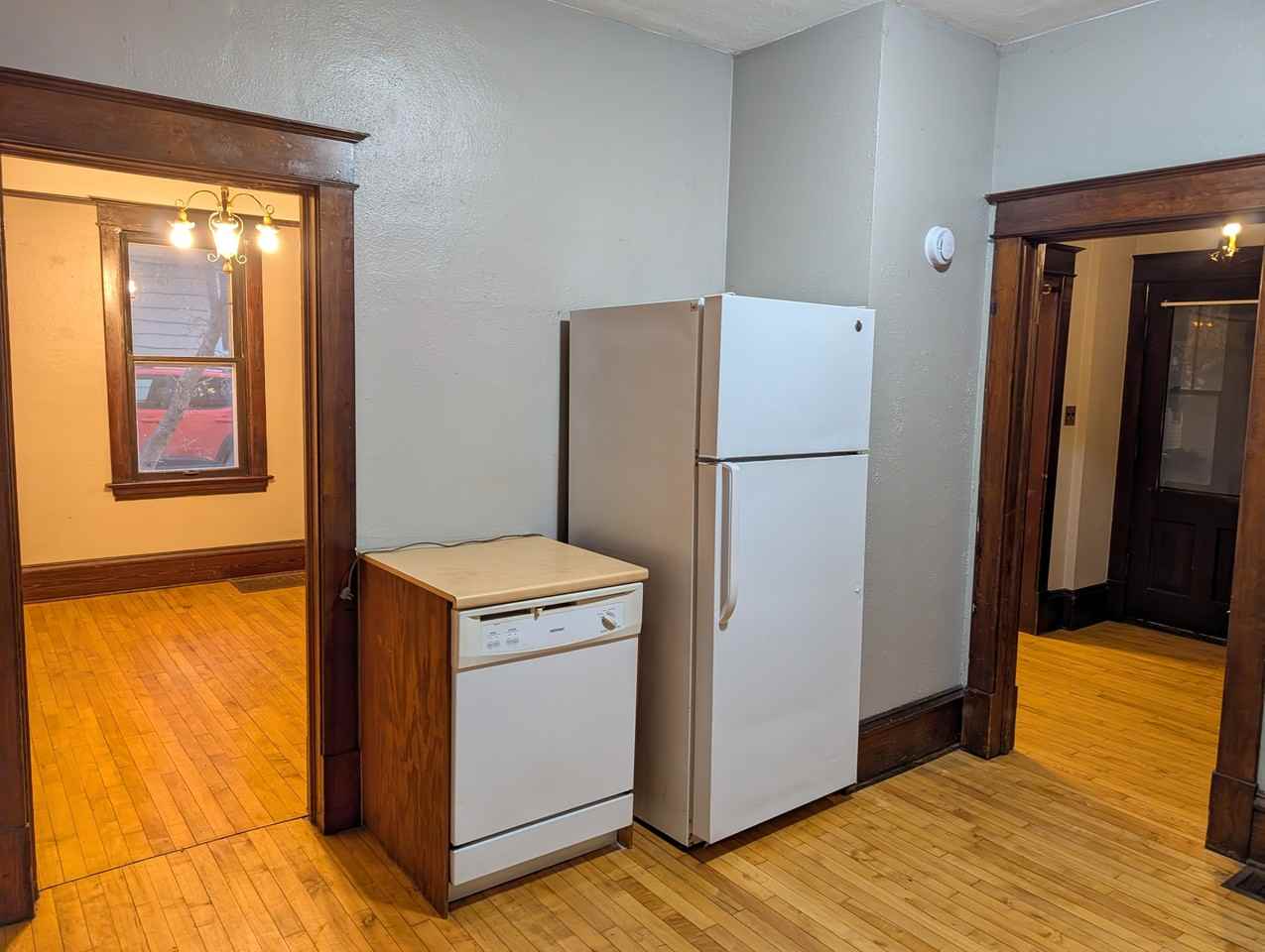924 N Park St #1 - Photo 5 of 13