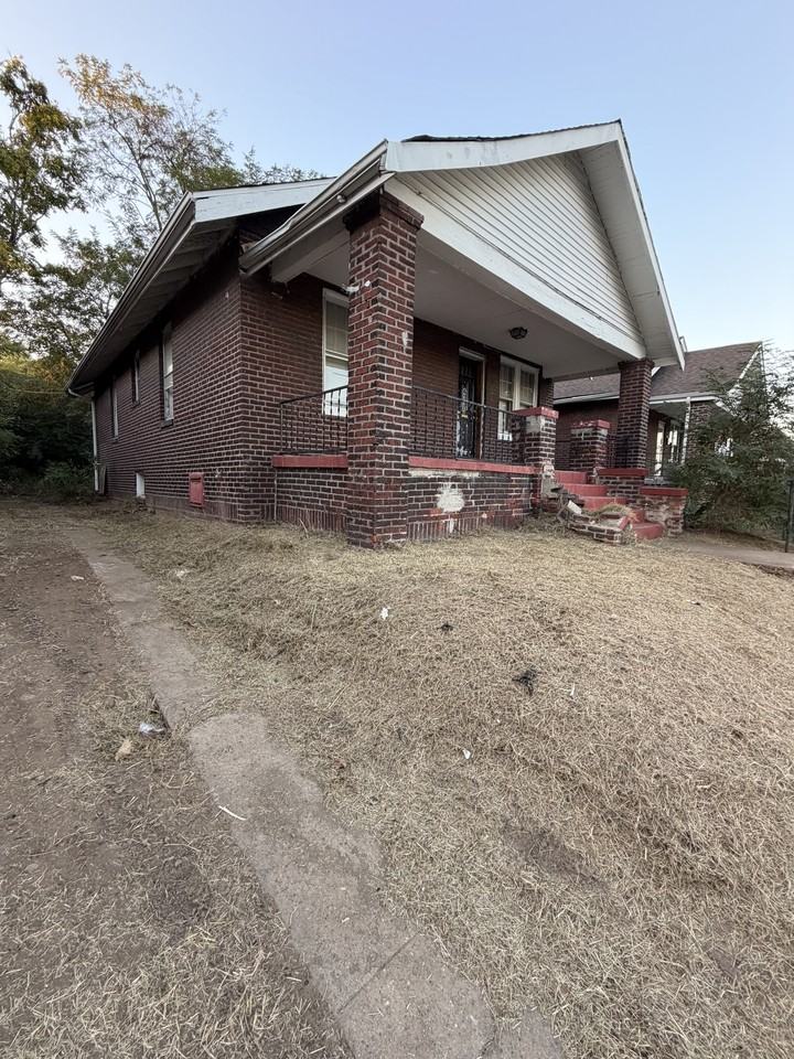 4335 Darby St #1 - Photo 2 of 19