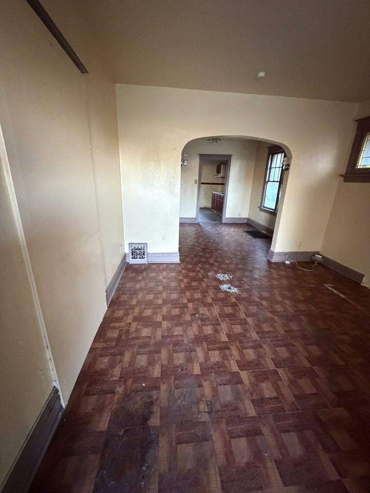 4335 Darby St #1 - Photo 3 of 19