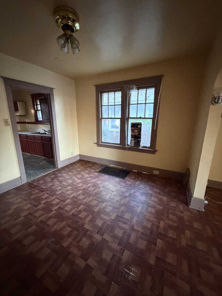 4335 Darby St #1 - Photo 6 of 19