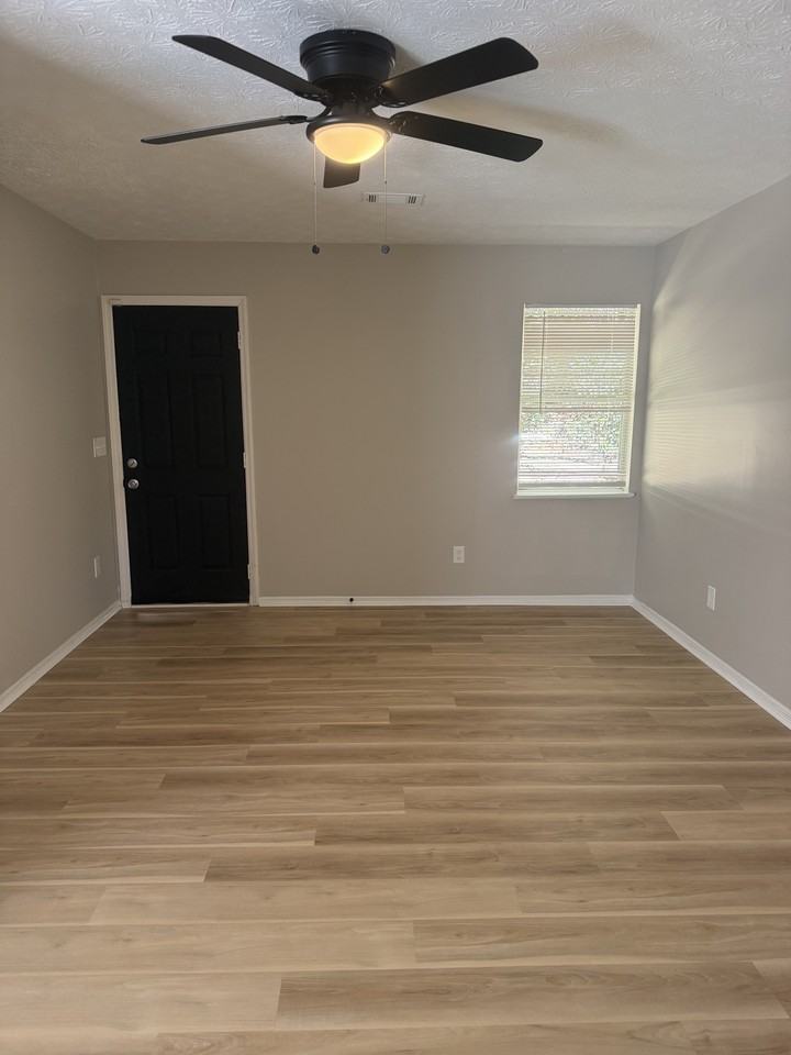 5549 Minnie Lee Dr #1 - Photo 2 of 10