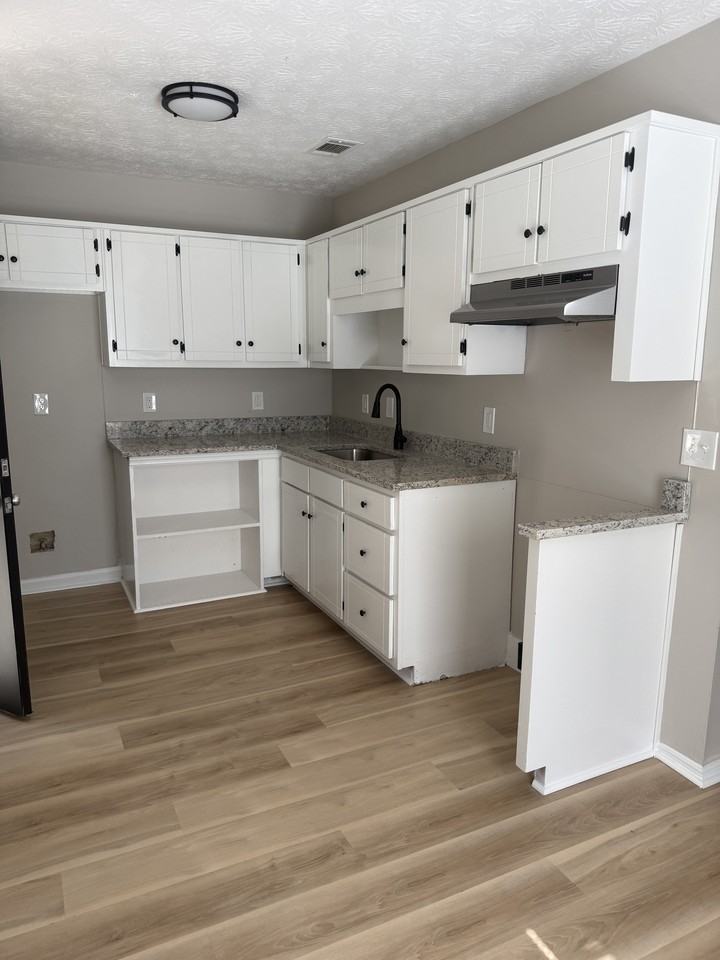 5549 Minnie Lee Dr #1 - Photo 3 of 10
