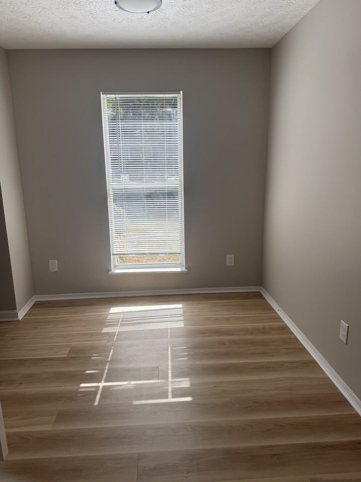 5549 Minnie Lee Dr #1 - Photo 4 of 10