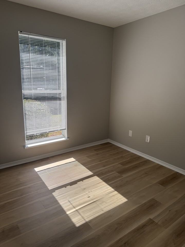 5549 Minnie Lee Dr #1 - Photo 6 of 10
