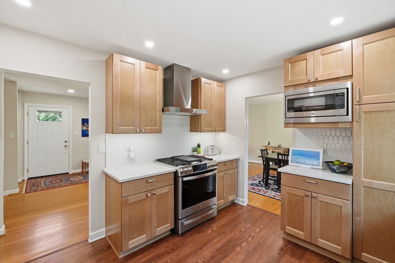 3413 Slade Ct #1 - Photo 6 of 24