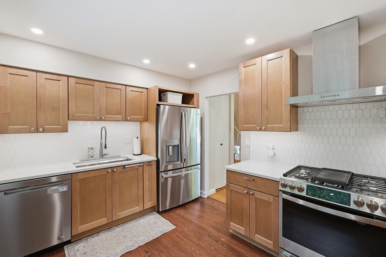 3413 Slade Ct #1 - Photo 7 of 24