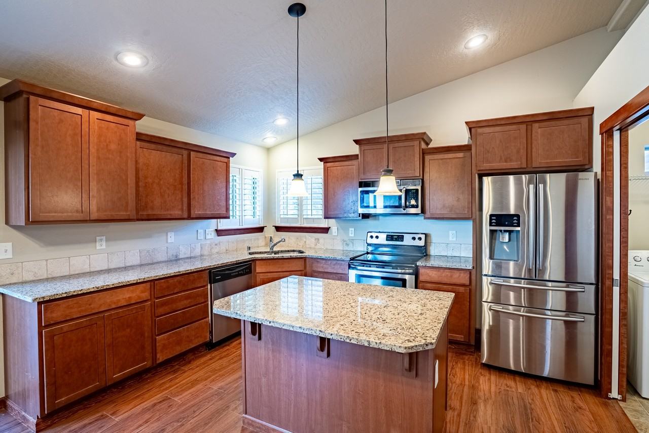 1105 N Courtney Ct #1 - Photo 3 of 18