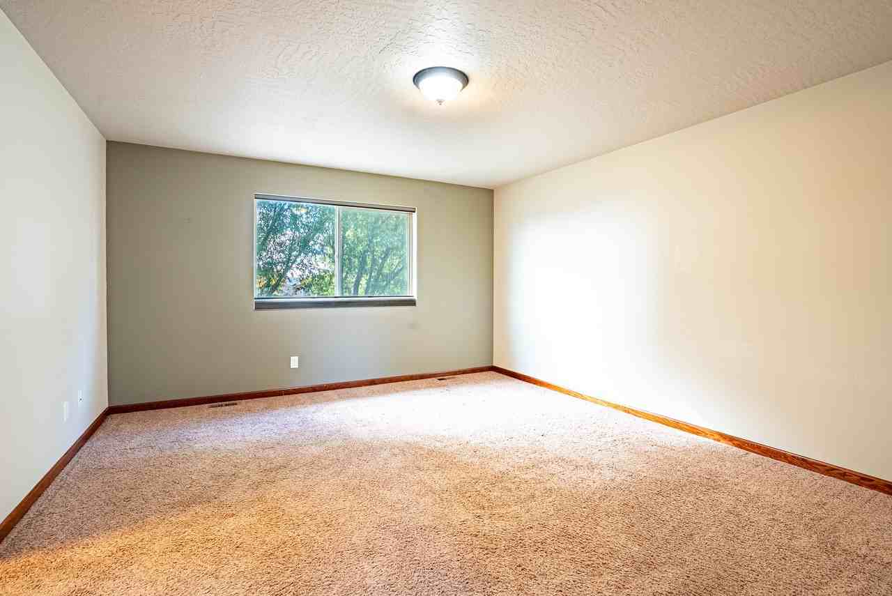 1105 N Courtney Ct #1 - Photo 5 of 18
