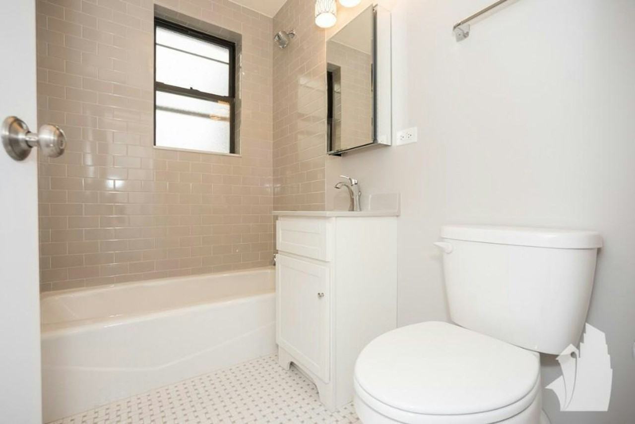 817 West Lakeside Place, Unit 804 - Photo 7 of 9
