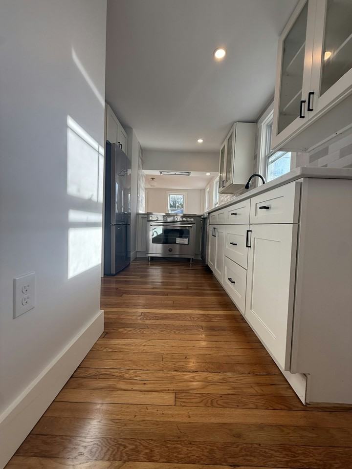 1060 Washington Street, Unit Unit 1_ - Photo 3 of 19
