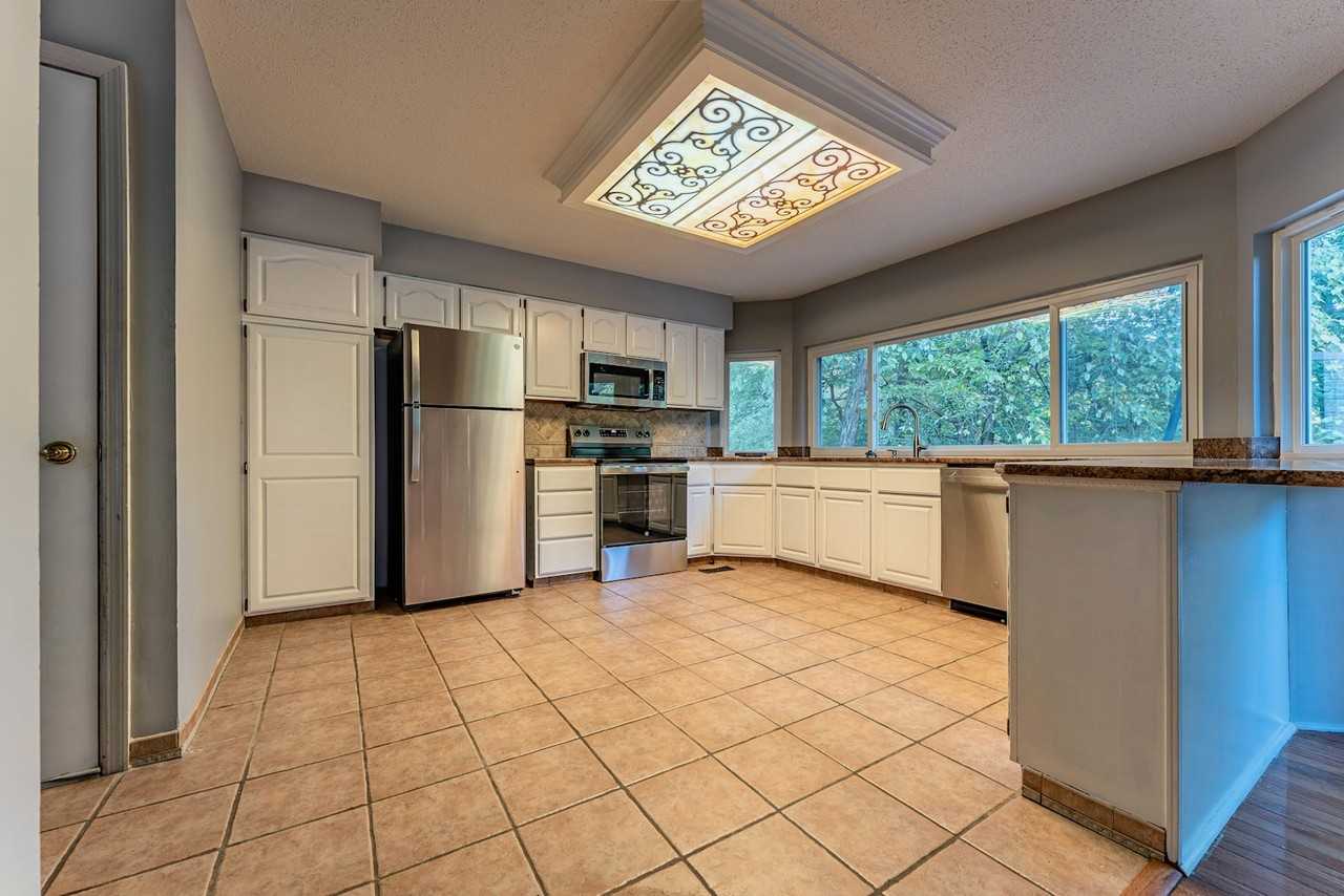 2605 Heritage Landing - Photo 3 of 26