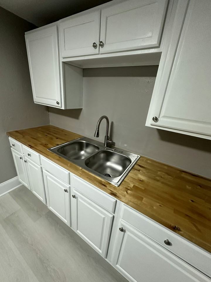1719 Tyler St, Unit 2 - Photo 3 of 10