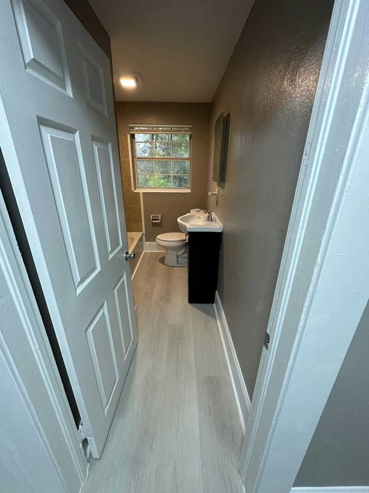 1719 Tyler St, Unit 2 - Photo 4 of 10
