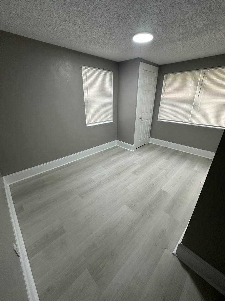 1719 Tyler St, Unit 2 - Photo 6 of 10