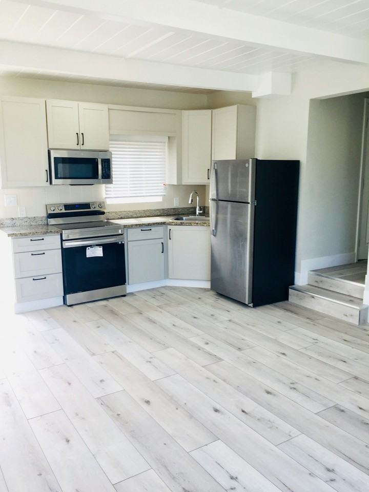 3318 Elliot Street, Unit Upper - Photo 2 of 10