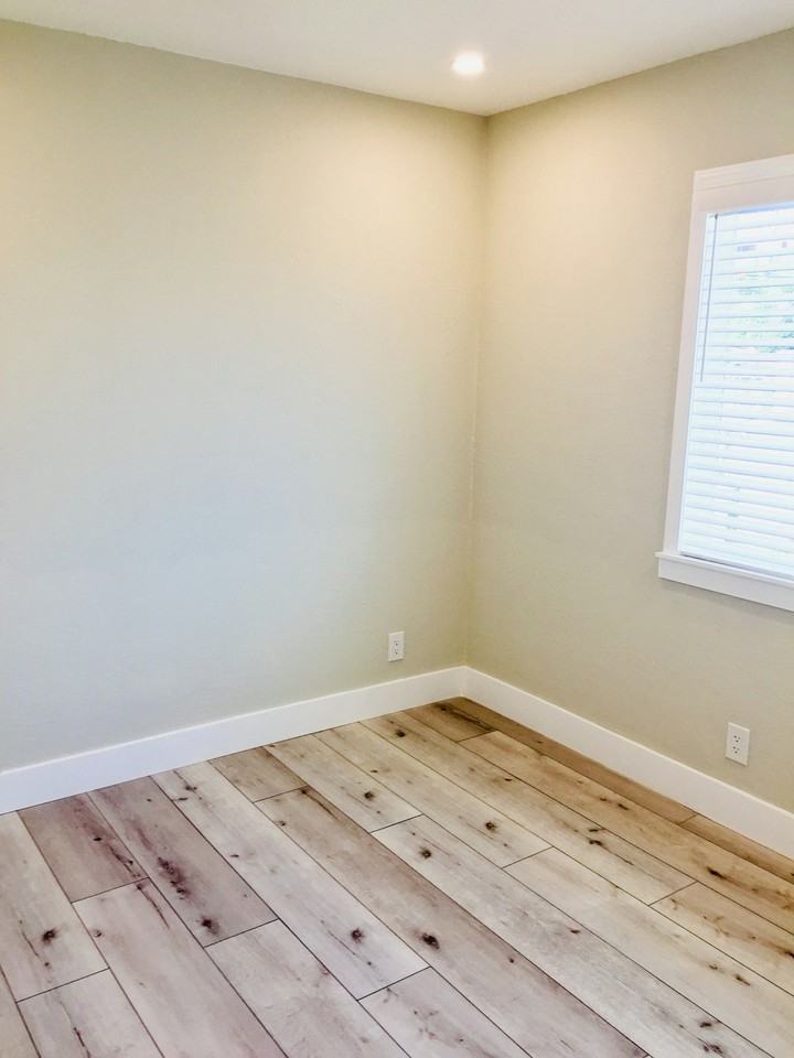 3318 Elliot Street, Unit Upper - Photo 7 of 10