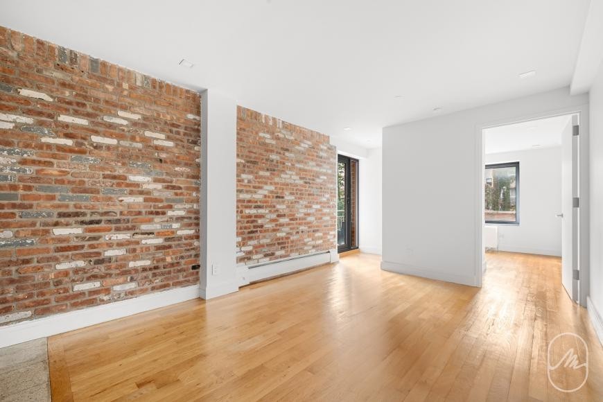 636 E 11th St - Photo 2 of 10